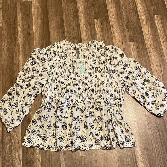 Anthropologie Black and White Floral Smocked Top - Picture 6 of 6